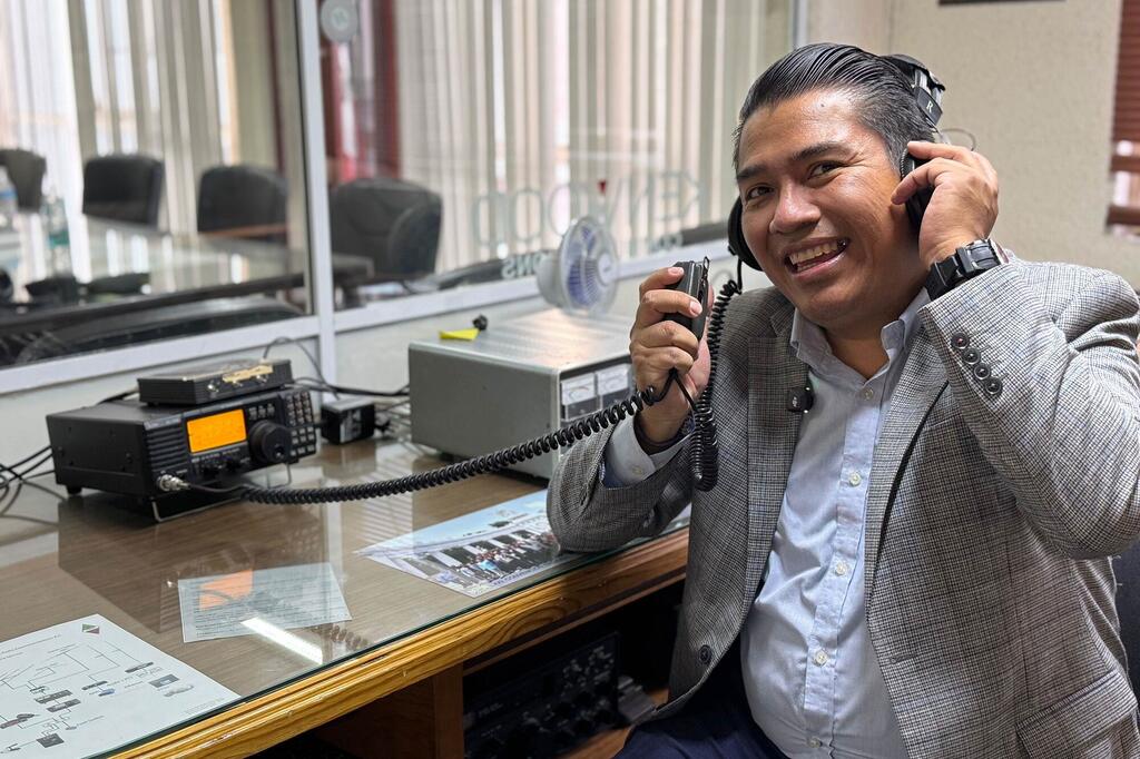 Jesús Miguel Sarmiento, con el indicativo XE1EW como radio operador, preside la Federación Mexicana de Radioexperimentadores. 